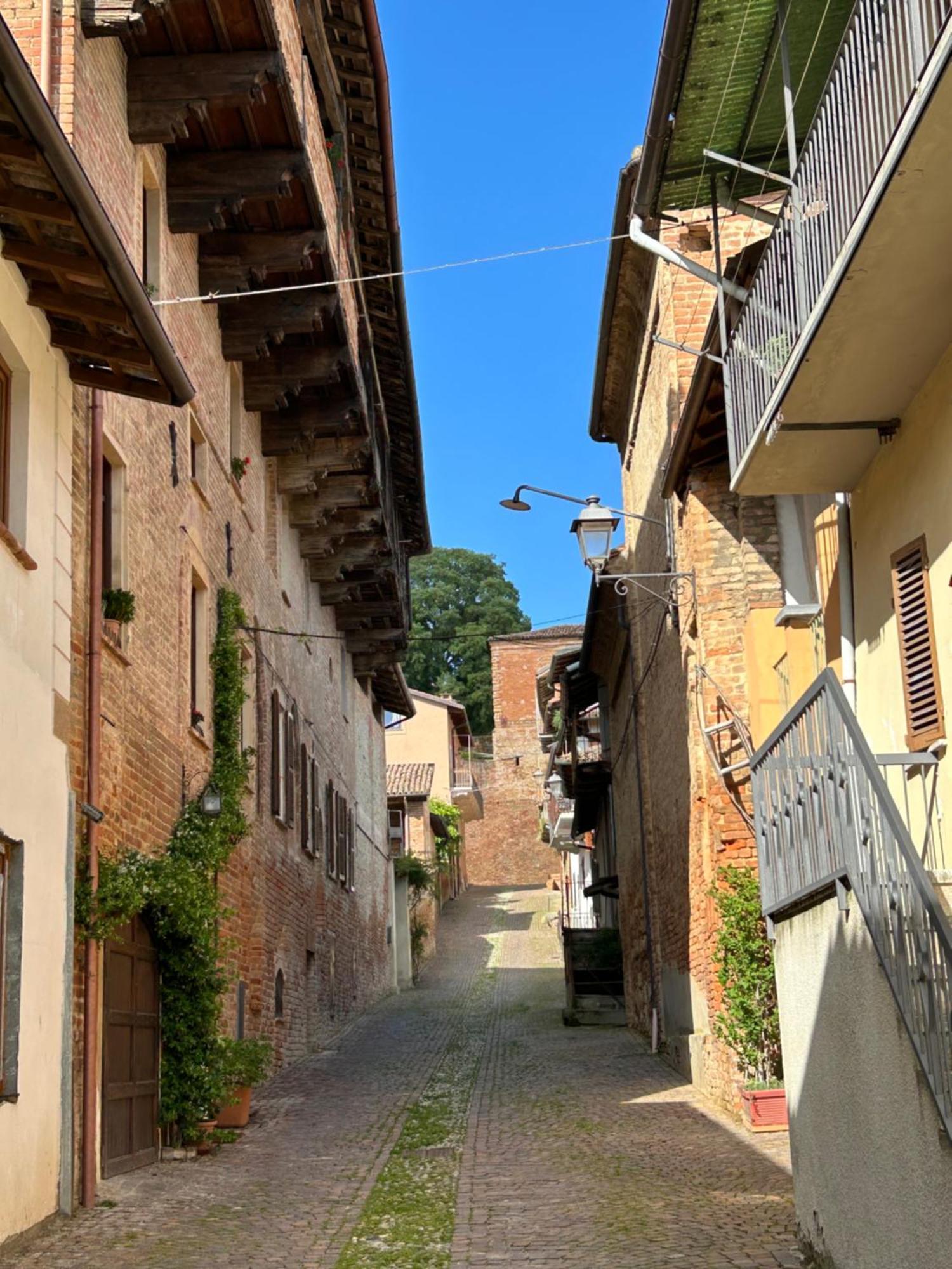 Hotel Al Vicolo Uno Montemagno  Exterior foto